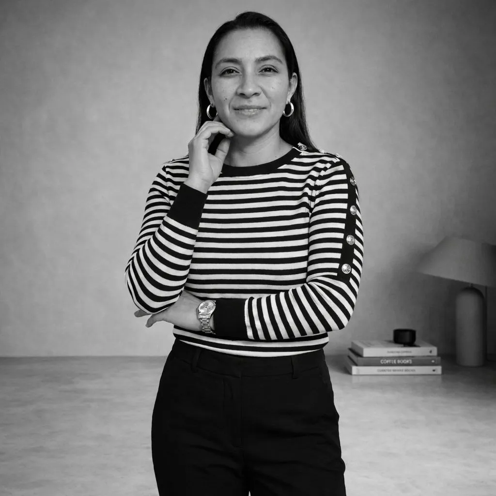 Carolina G. — Founder of Creative Pawprint