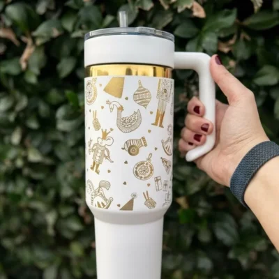 photo_2026-04-05_20-12-16 40oz White & Gold Premium Tumbler with Handle – Custom Engraving Ready